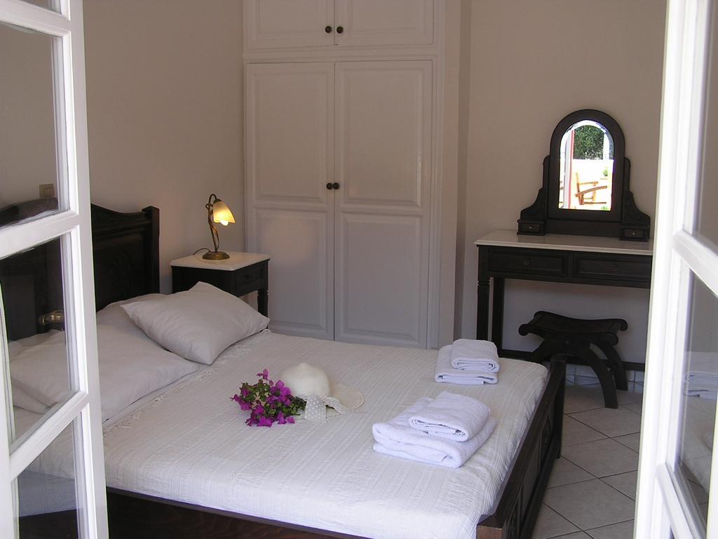 Eolos Apartments With Private Parking Agios Nikitas Exterior photo